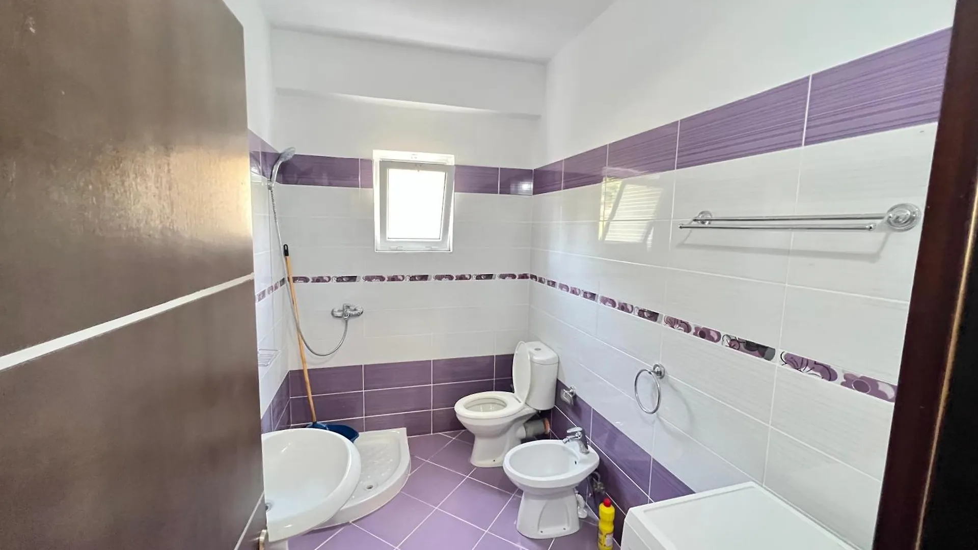 סרנדה Amar'S Apartments אלבניה