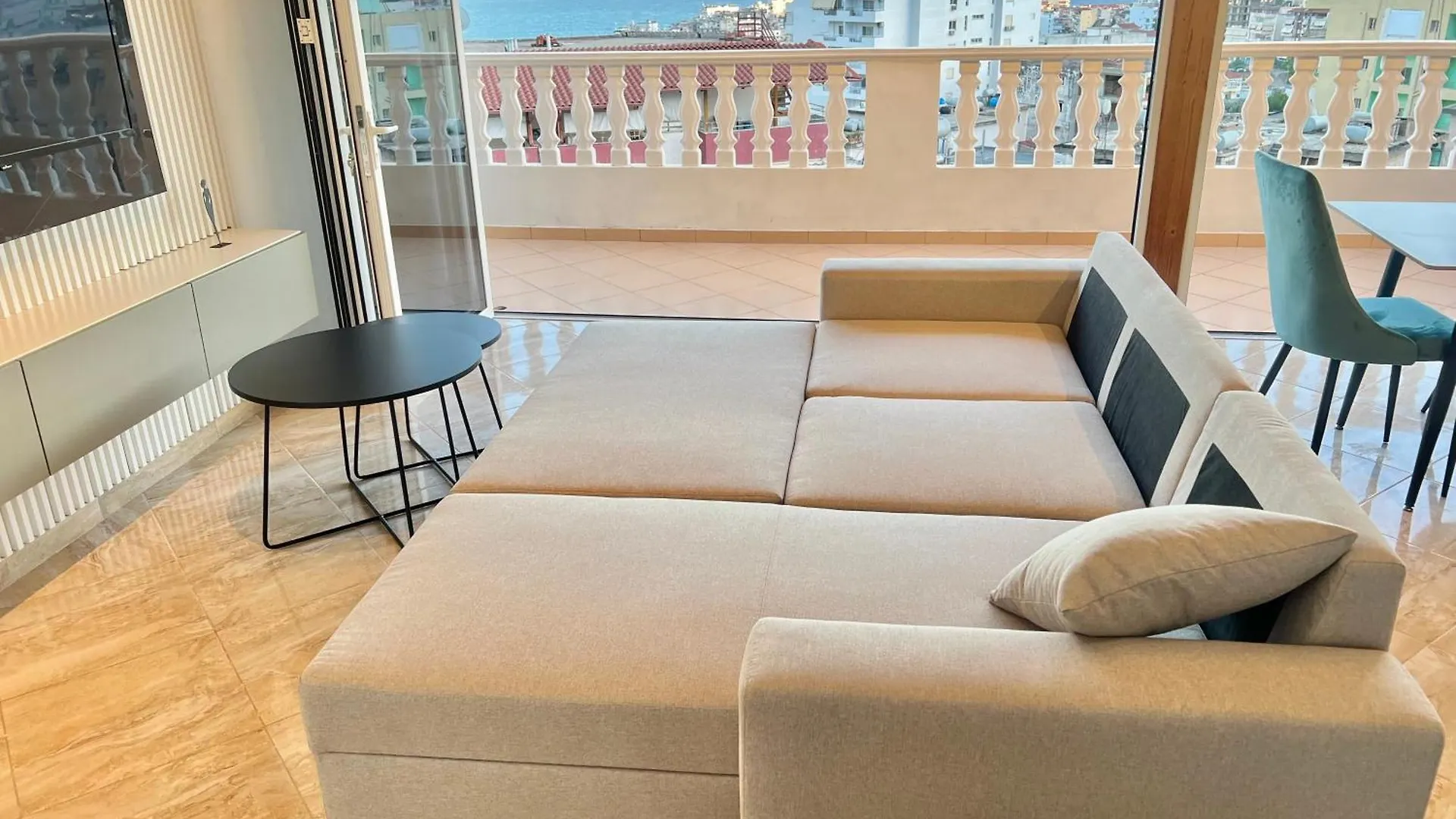 סרנדה Amar'S Apartments אלבניה