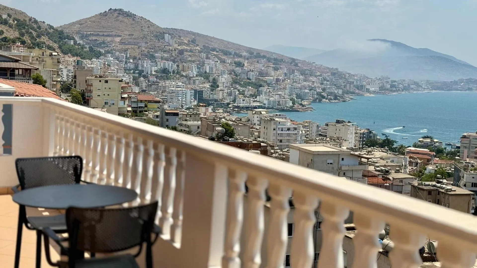 סרנדה Amar'S Apartments אלבניה