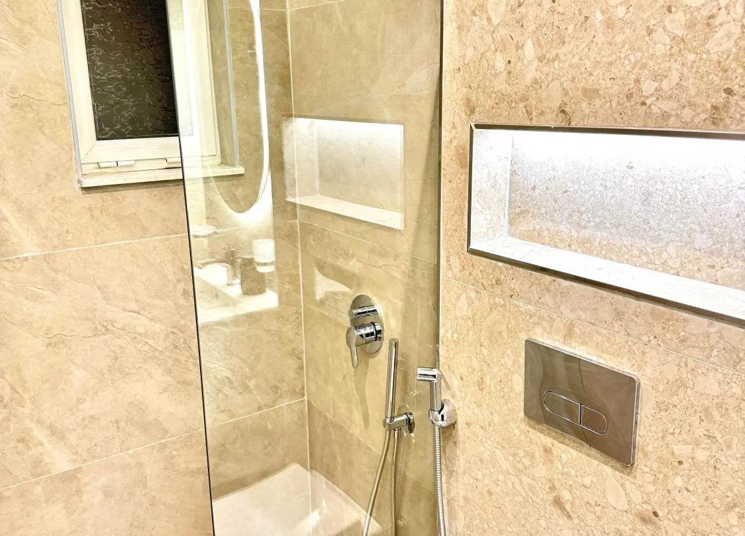 סרנדה Amar'S Apartments אלבניה