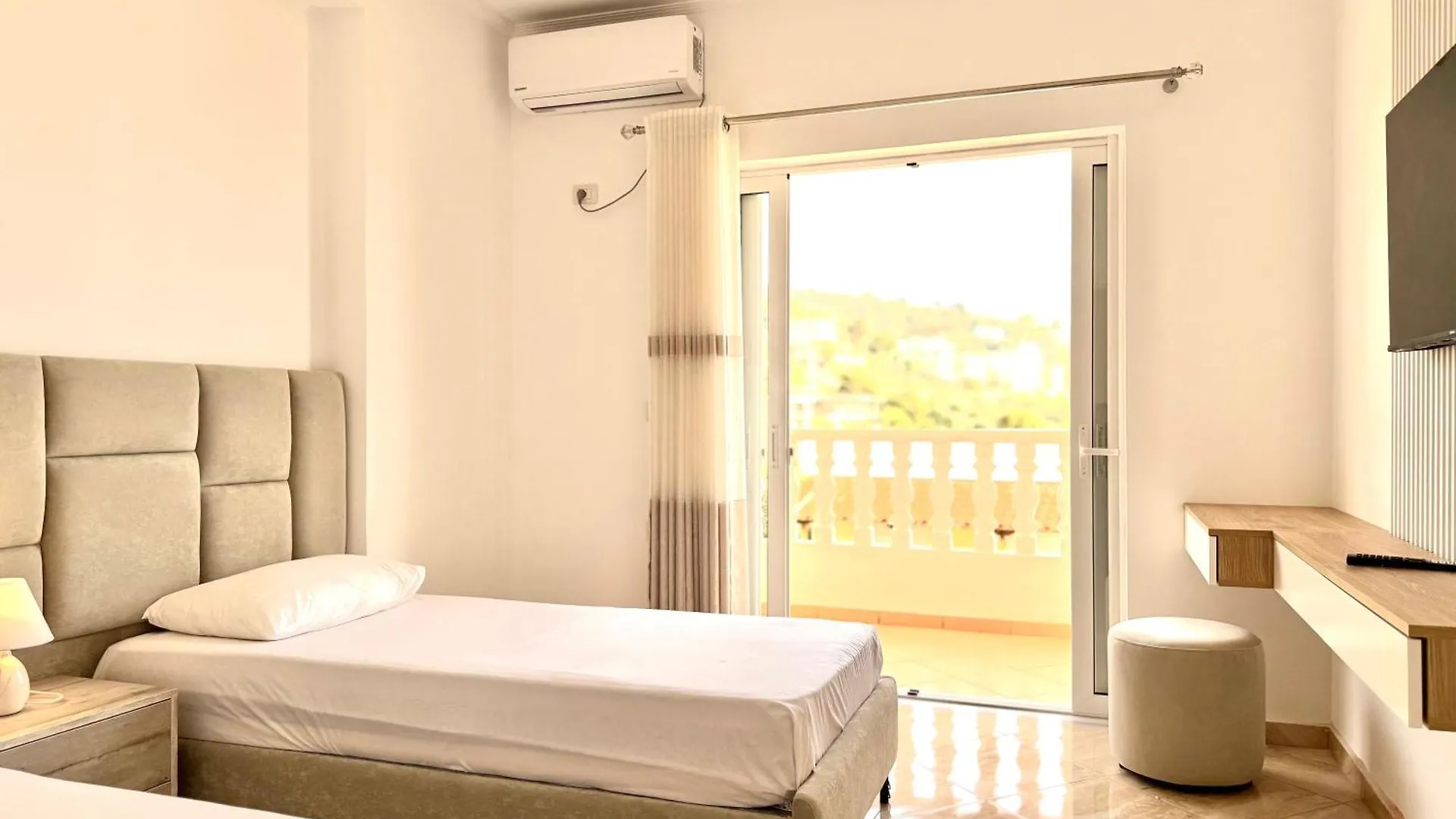 סרנדה Amar'S Apartments 0*,